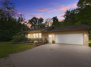 10944 W Kelly Rd, Lake city, MI 49651