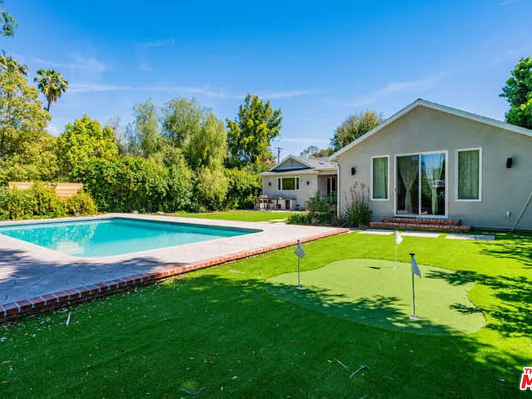 5907 Jumilla Ave — Photo 12