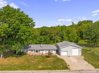 926 Elm Rd, Excelsior Springs, MO 64024