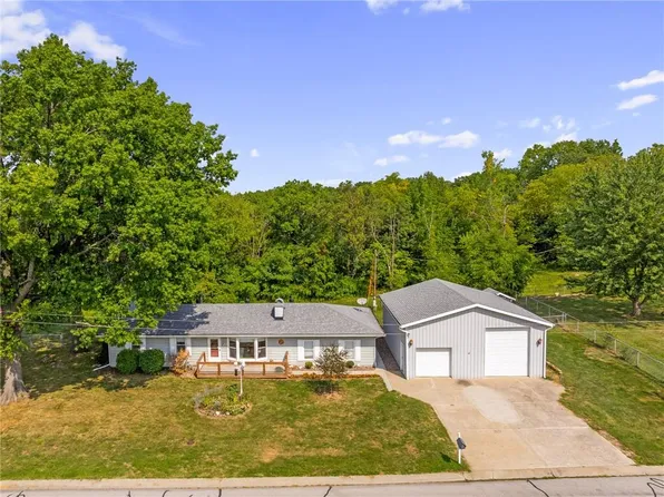 926 Elm Rd, Excelsior Springs, MO 64024