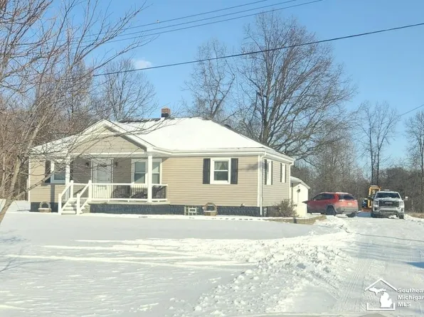 8354 Reinhardt Rd, Carleton, MI 48117