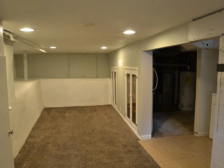 821 N Walnut St — Photo 18