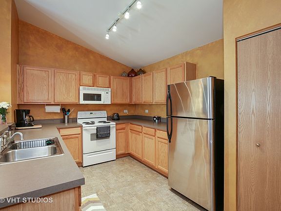 5th image of 619 Silverstone Dr #619