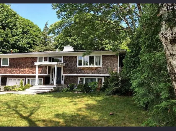 7 Walker Ct, East Quogue, NY 11942