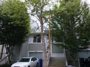 3305 S Holly Pl, Seattle, WA 98118