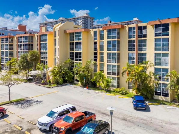 210 172nd St APT 438, Sunny Isles Beach, FL 33160