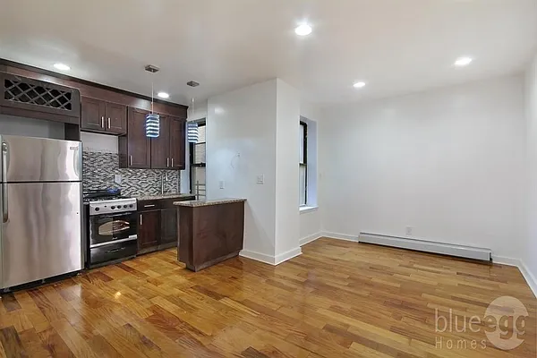 Rented by Blue Egg Realty Corp | media 4