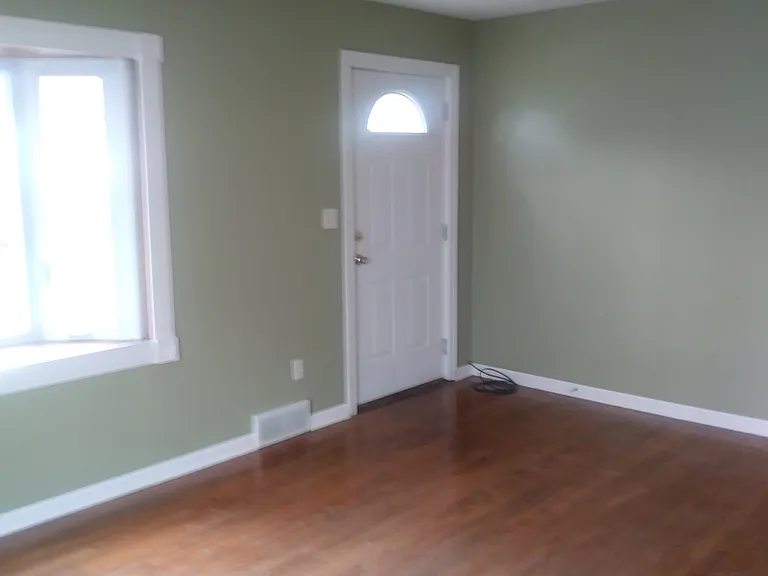 3904 Linwood Ave — Photo 9