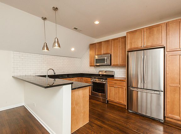 2nd image of 1320 Ashland Ave