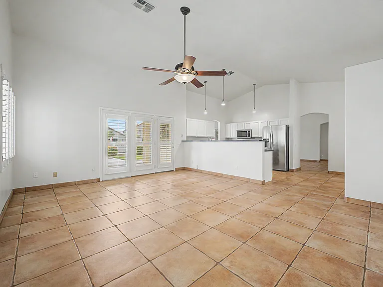 691 S Sahuaro Dr — Photo 8