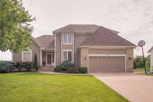 1st image of 405 SE Williamsburg Dr