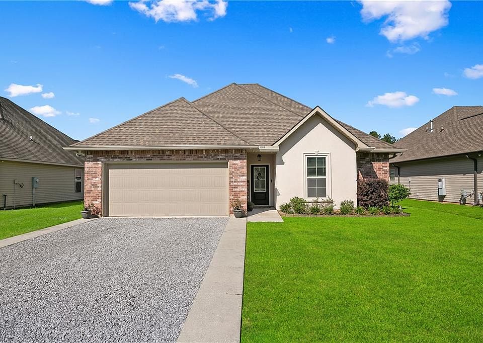 1st image of 1028 E Creek Ct