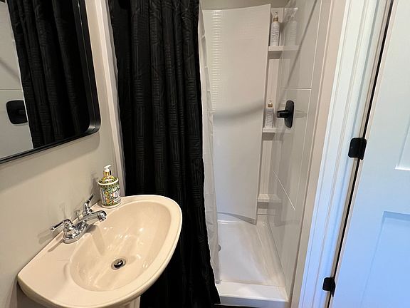 5th image of 1909 Nicolet Dr #1