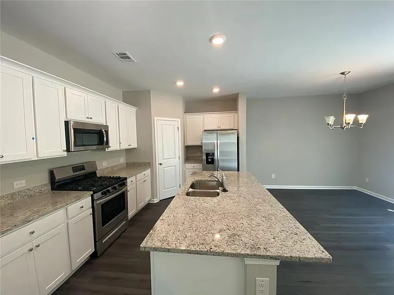 168 Golden Eagle Pkwy — Photo 6
