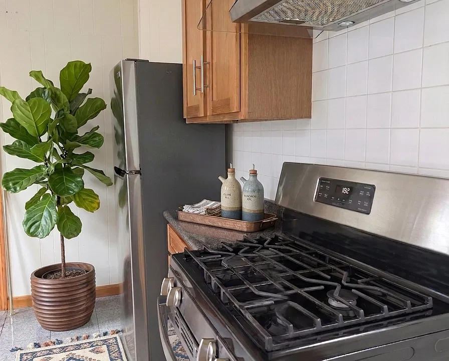 Kitchen Photo 2