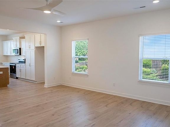 4th image of 5158 Paramount Rd #1062