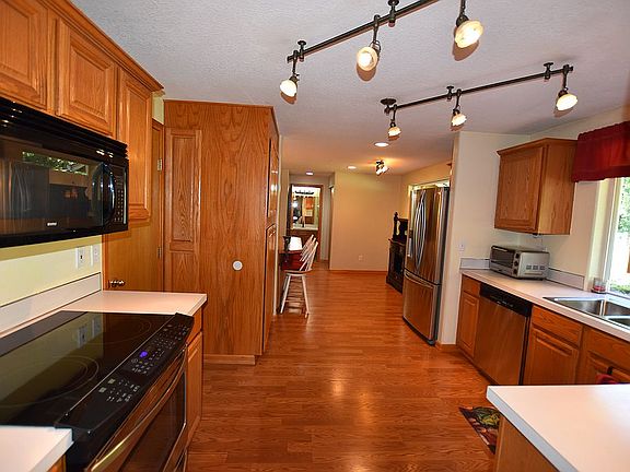 4th image of 20802 NE Kristen Cir