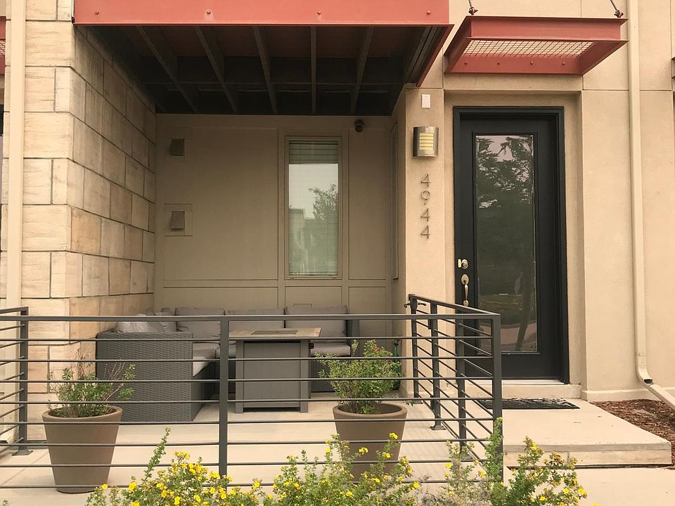 1st image of 4944 N Valentia Ct
