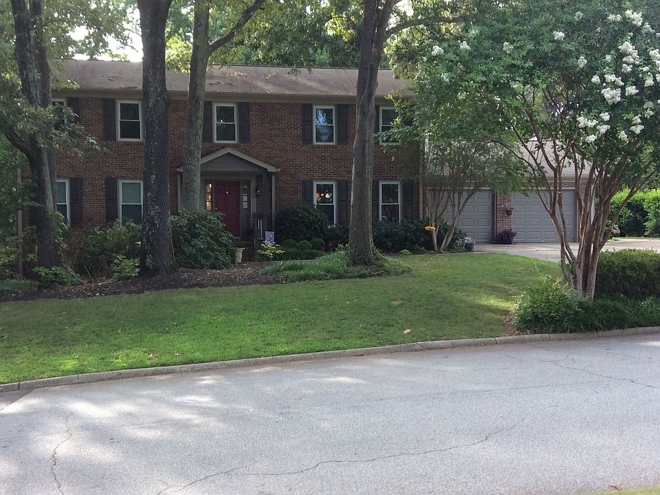1st image of 224 Stoney Creek Dr