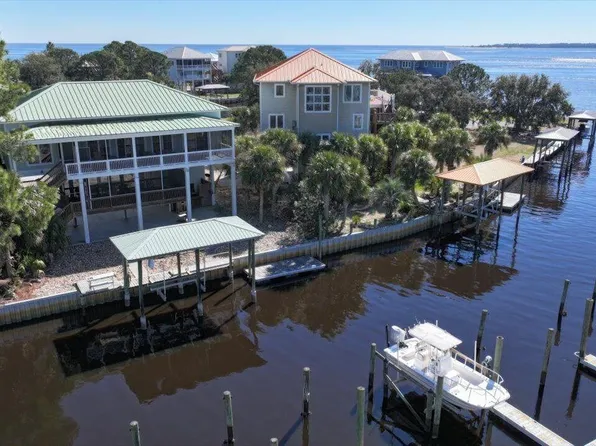 42 Blue Crab Ln, Panacea, FL 32346