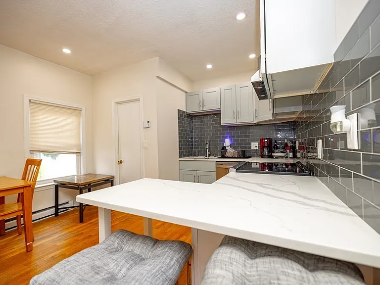 286 Ferry St #286 — Photo 7