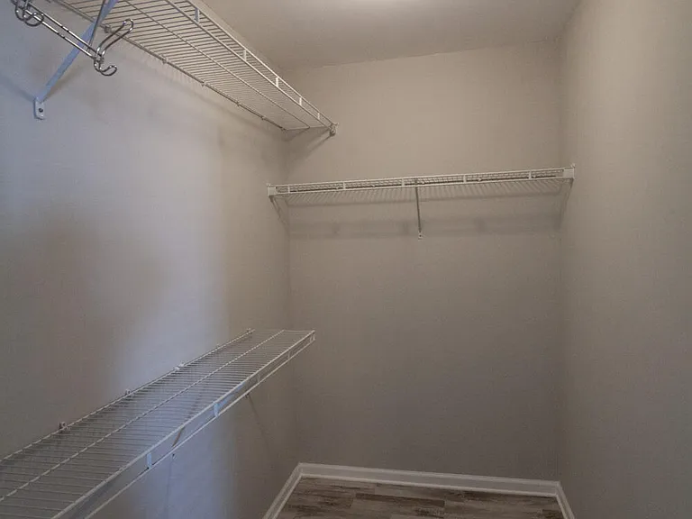 318 Vanderbilt Dr — Photo 16