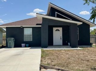 605 E Adobe St, Del Rio, TX 78840
