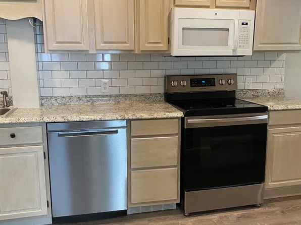 37 East St #37, Whitinsville, MA 01588