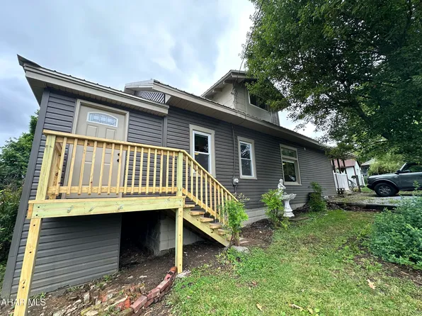 200 Caroline Ave, Altoona, PA 16602