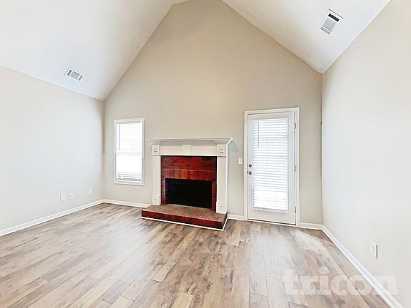 3rd image of 204 Cobblestone Ln