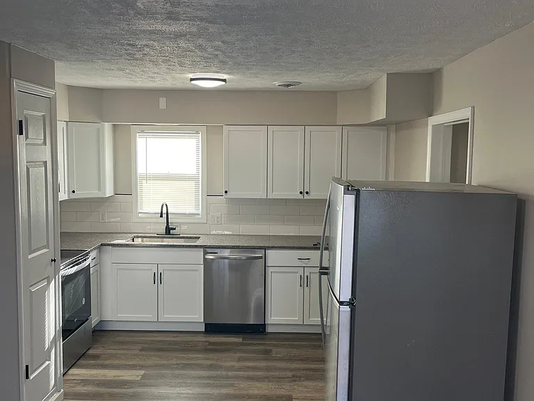 229 Manawa Ave #B — Photo 2
