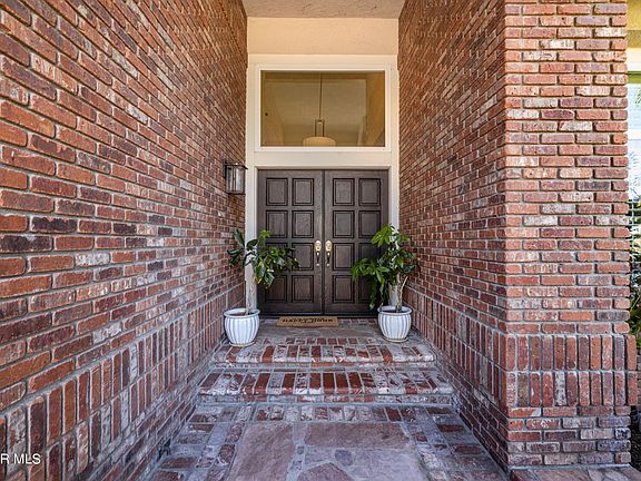 3rd image of 309 Regal Oak Ct