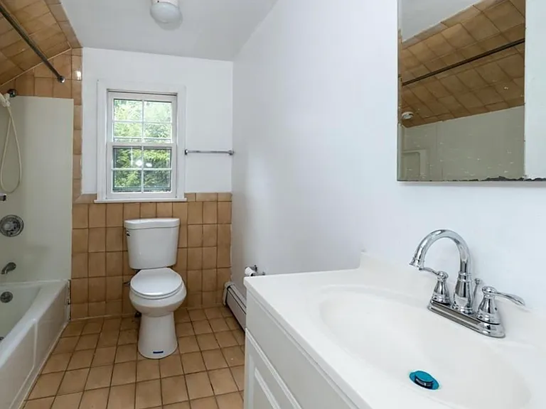 547 King St #A — Photo 7