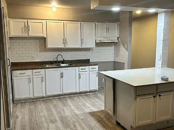 3rd image of 4931 WAYCROSS LN