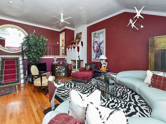 3rd image of 5 Olive Ct