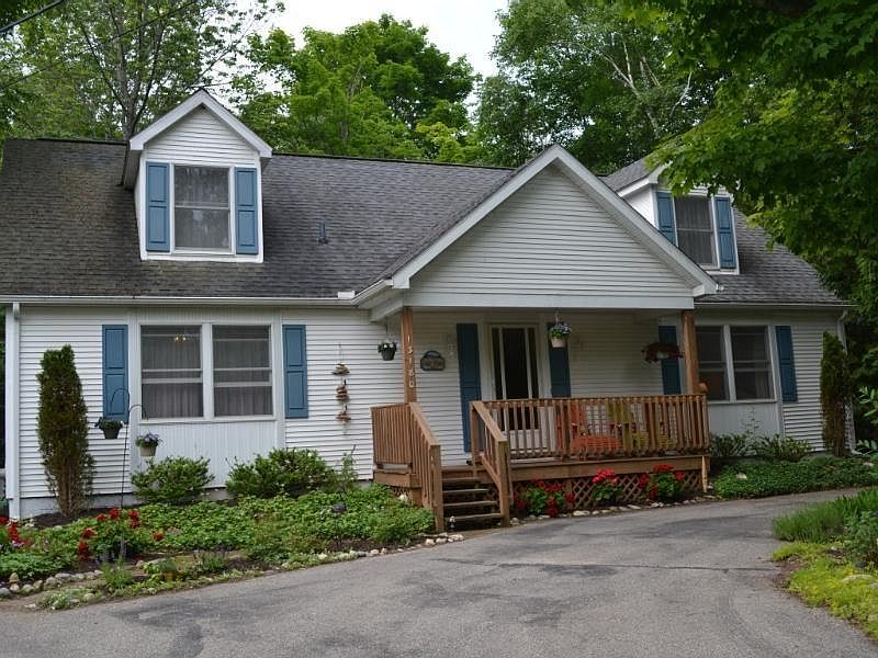 1st image of 13180 Cedar St