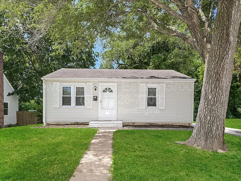 925 McDonough St — Photo 1