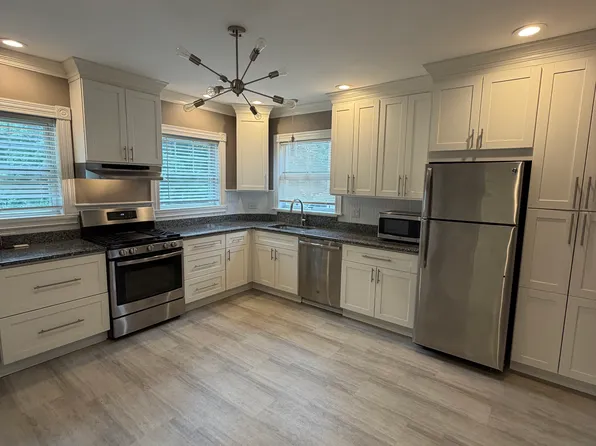 283 Sutton St Floor 1, North Andover, MA 01845