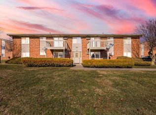 121 E Van Riper Rd, Fowlerville, MI 48836