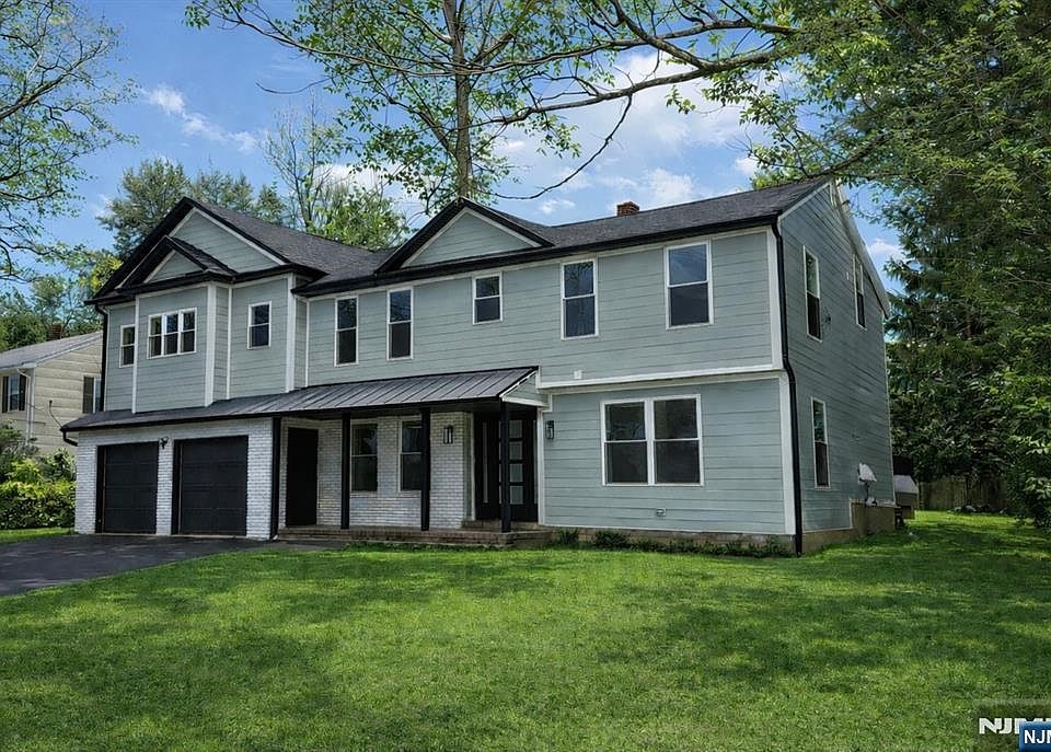 1st image of 368 Knickerbocker Rd