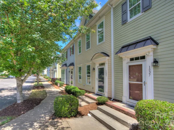 1023 White Point Dr, Huntersville, NC 28078
