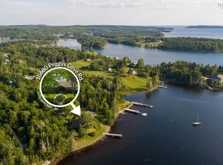 10680 Peggys Cove Rd, Glen Margaret, NS B3Z3E6