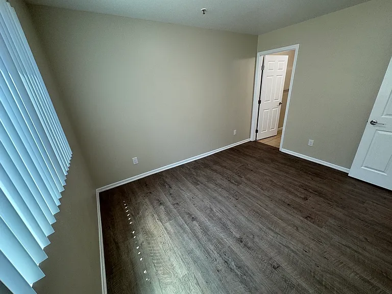 6842 Morella Ave #3 — Photo 36