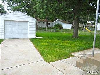 3rd image of 4358 Maroon Ct