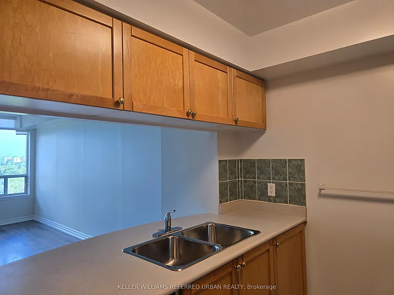 8 Hillcrest Ave #810 — Photo 10