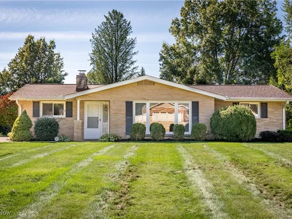 5650 Comanche St NW, North Canton, OH 44720