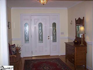 4th image of 233 Courtney Cir
