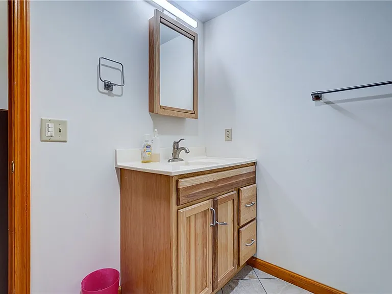 2654 Whalen Rd — Photo 32