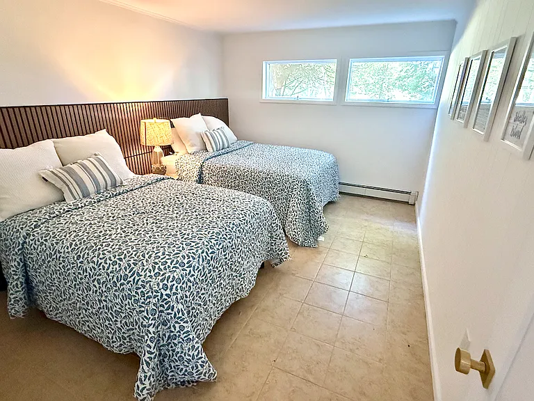 19 Peconic Ave — Photo 11