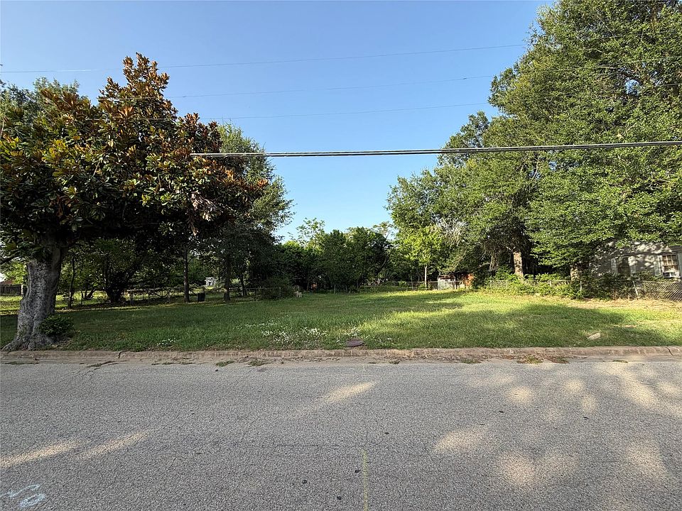 2nd image of 528 N Wilcox St